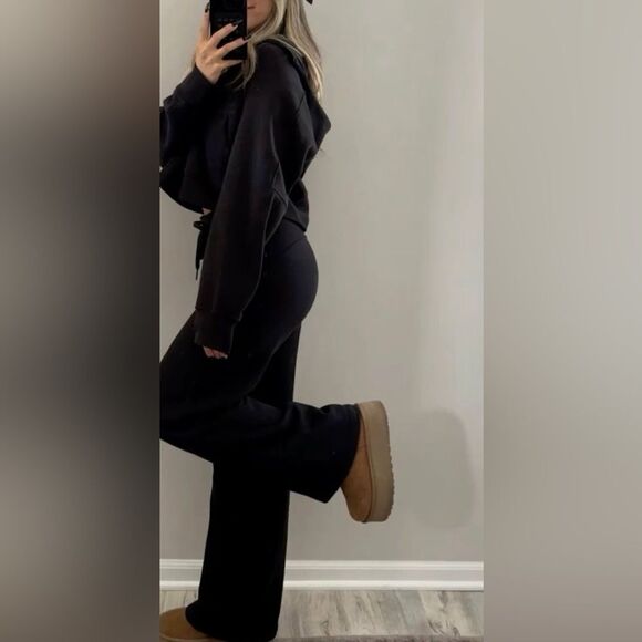 Black flare sweatpants - Picture 1 of 3